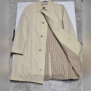🚨EMG🚨Hart Schaffner Marx beige raincoat